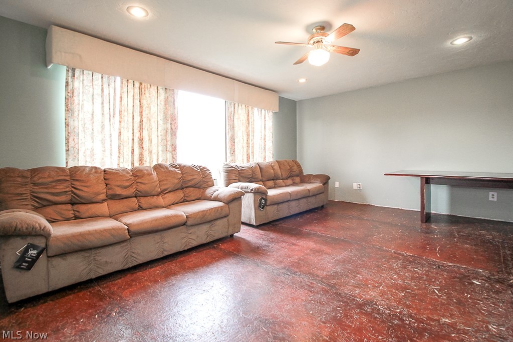 6464 Wolf Road Brook Park, OH 44142 - Photo 6 of 26 Gallery Image 6