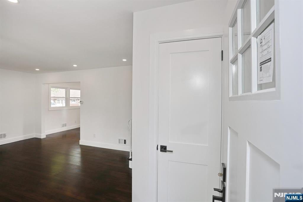 73 Rucereto Avenue Dumont, NJ 07628 - Photo 4 of 44 Gallery Image 4