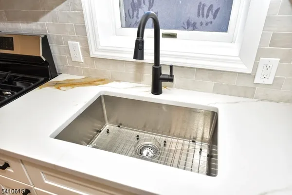 $3,300 | 383 Lafayette Avenue, Hawthorne, NJ 07506