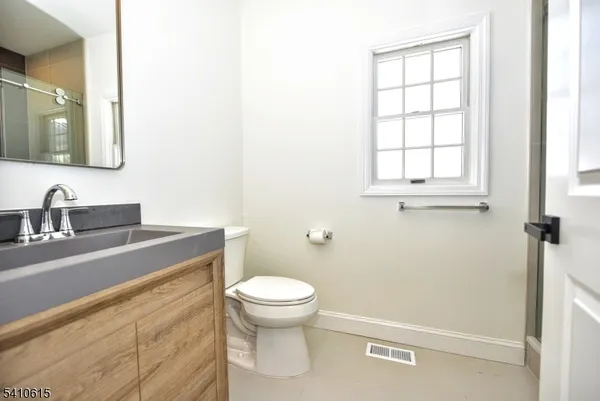 $3,300 | 383 Lafayette Avenue, Hawthorne, NJ 07506