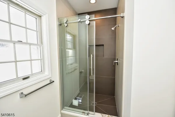 $3,300 | 383 Lafayette Avenue, Hawthorne, NJ 07506