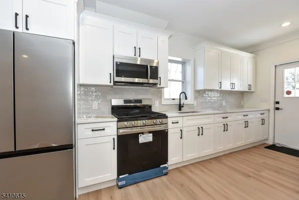 $3,300 | 383 Lafayette Avenue, Hawthorne, NJ 07506