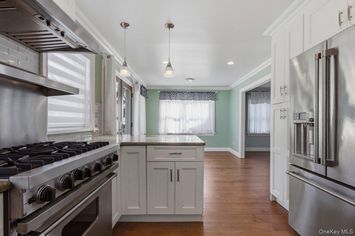 246 Tibbetts Road Yonkers, NY 10705 - Photo 11 of 27