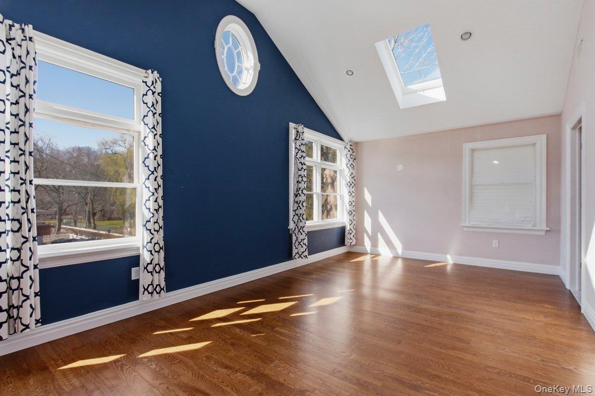246 Tibbetts Road Yonkers, NY 10705 - Photo 18 of 27 Master bedroom