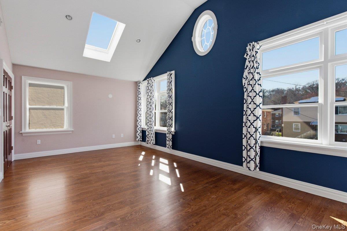 246 Tibbetts Road Yonkers, NY 10705 - Photo 19 of 27 Master bedroom