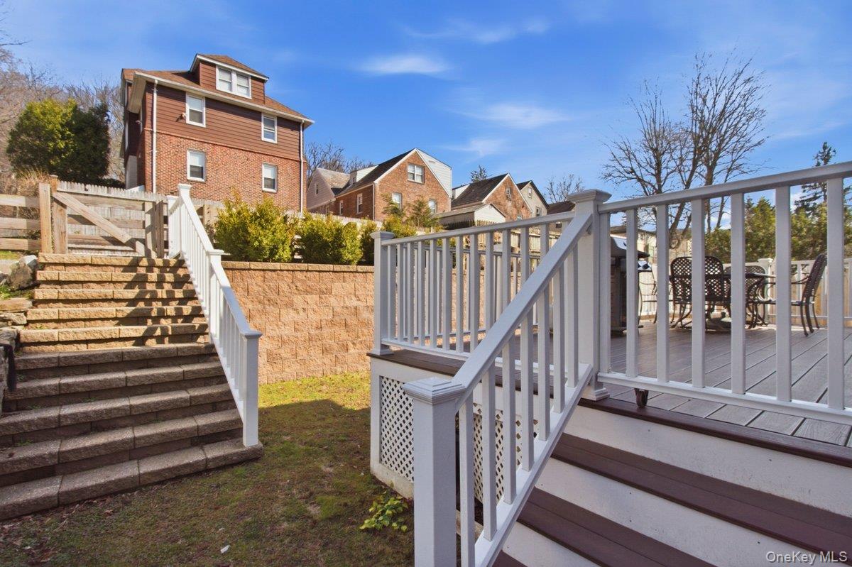 246 Tibbetts Road Yonkers, NY 10705 - Photo 23 of 27
