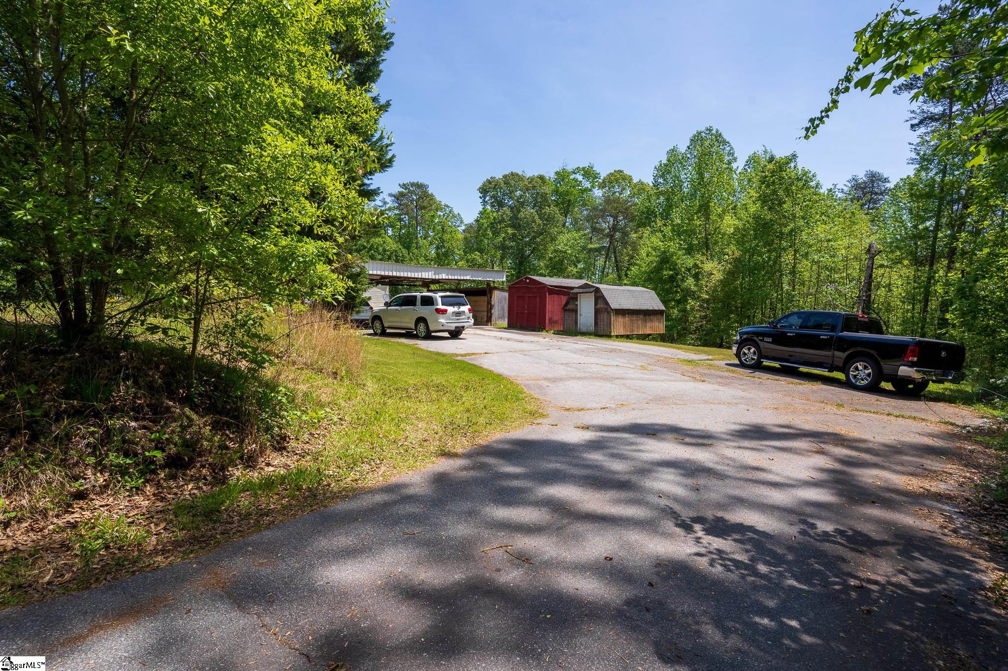 329 Forest Dale Road Marietta, SC 29661 - Photo 4 of 22