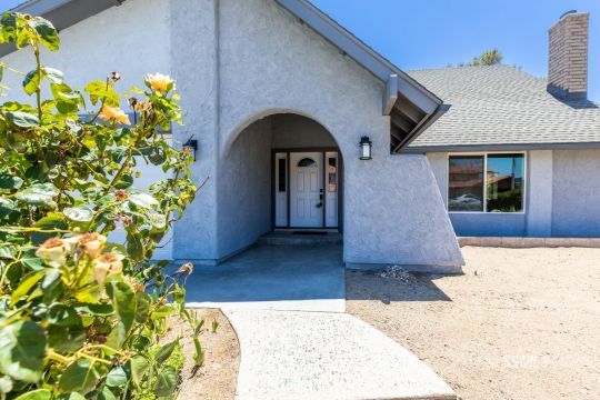 819 West Howell Avenue Ridgecrest, CA 93555 - Photo 4 of 36