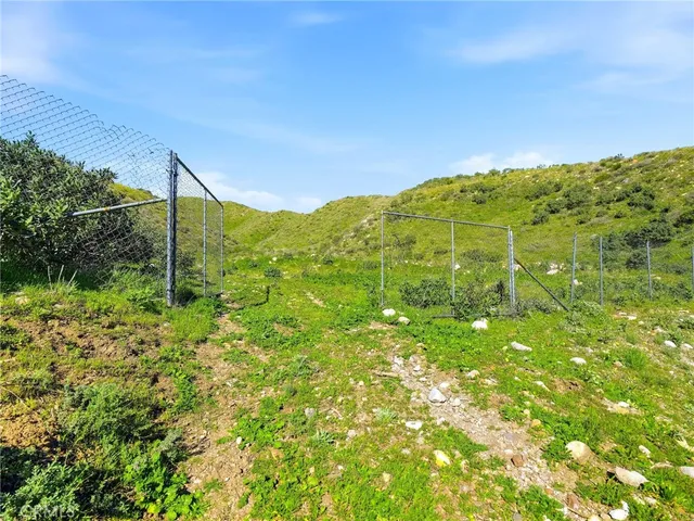 $2,259,000 | 17559 Sierra Highway, Canyon Country, CA 91351