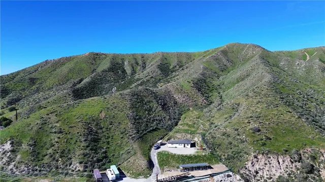 $2,259,000 | 17559 Sierra Highway, Canyon Country, CA 91351