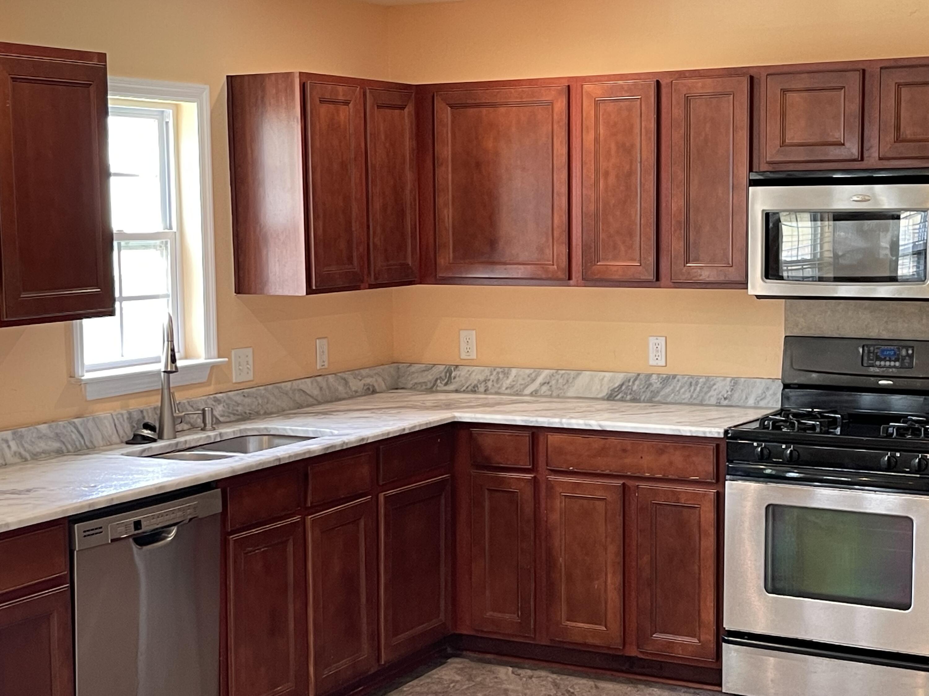 144 Decatur Drive Summerville, SC 29486 - Photo 3 of 10 IMG_1995