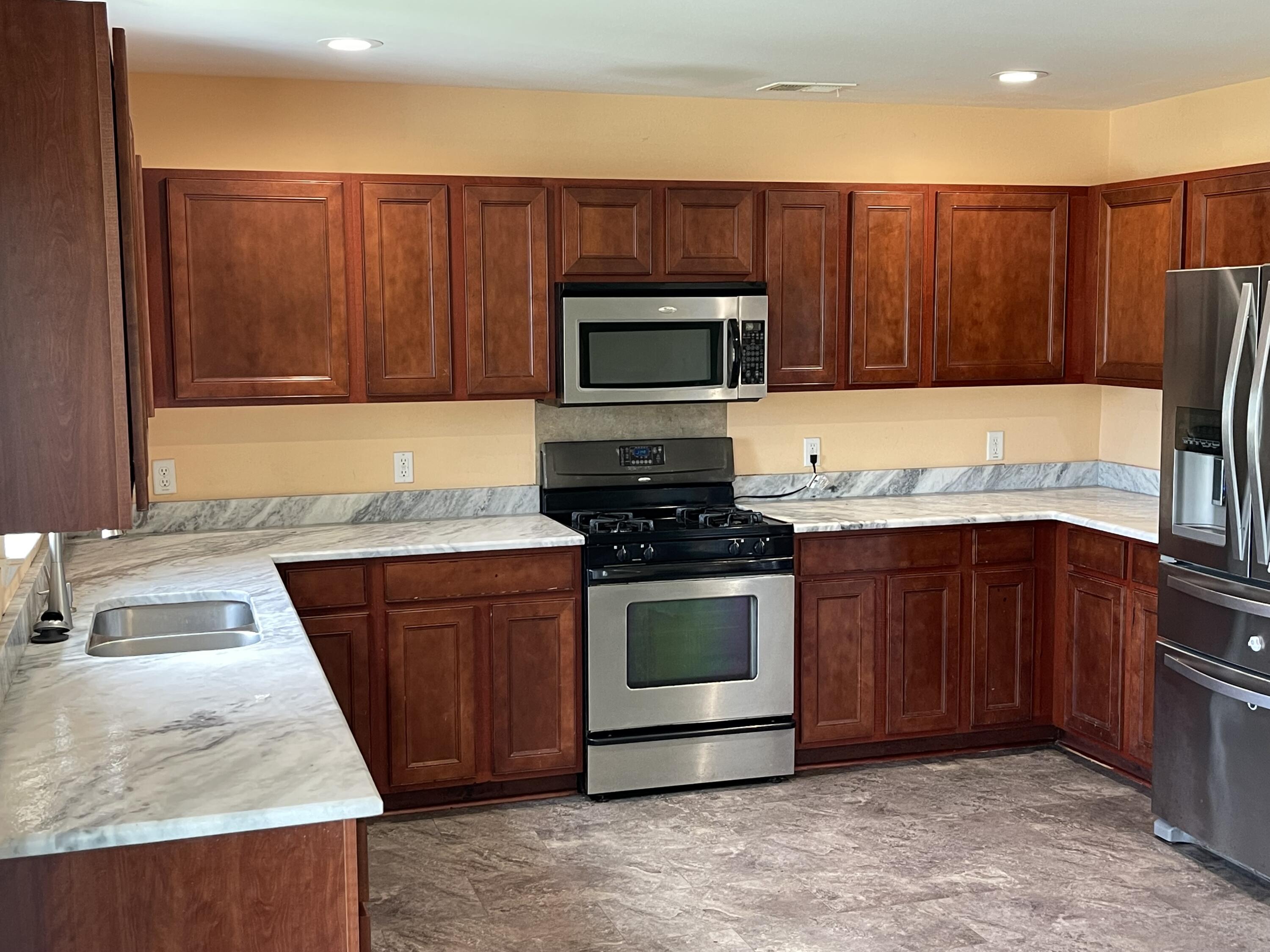 144 Decatur Drive Summerville, SC 29486 - Photo 5 of 10 IMG_1997