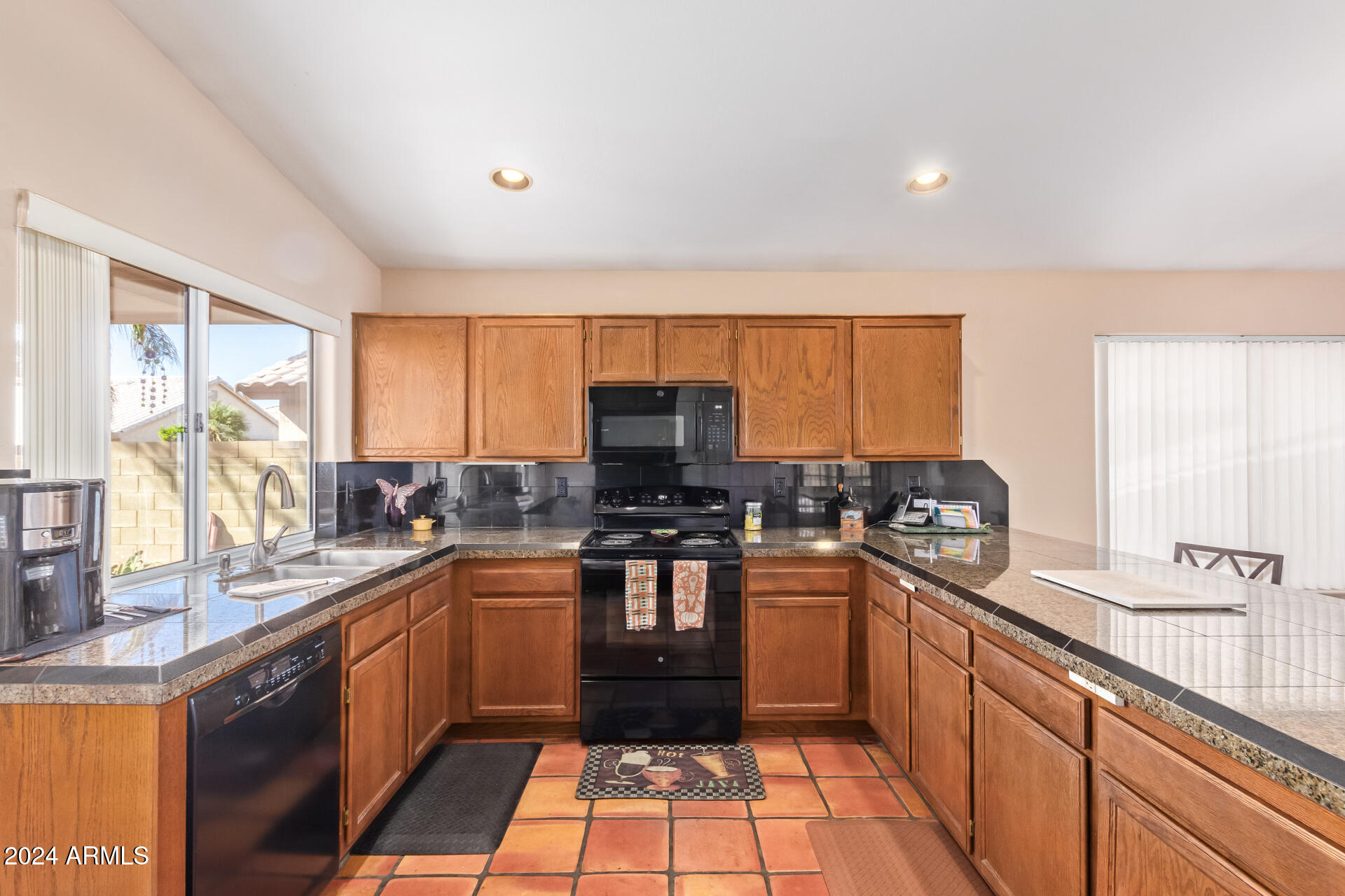 3531 East Utopia Road Phoenix, AZ 85050 - Photo 8 of 25 Gallery Image 8