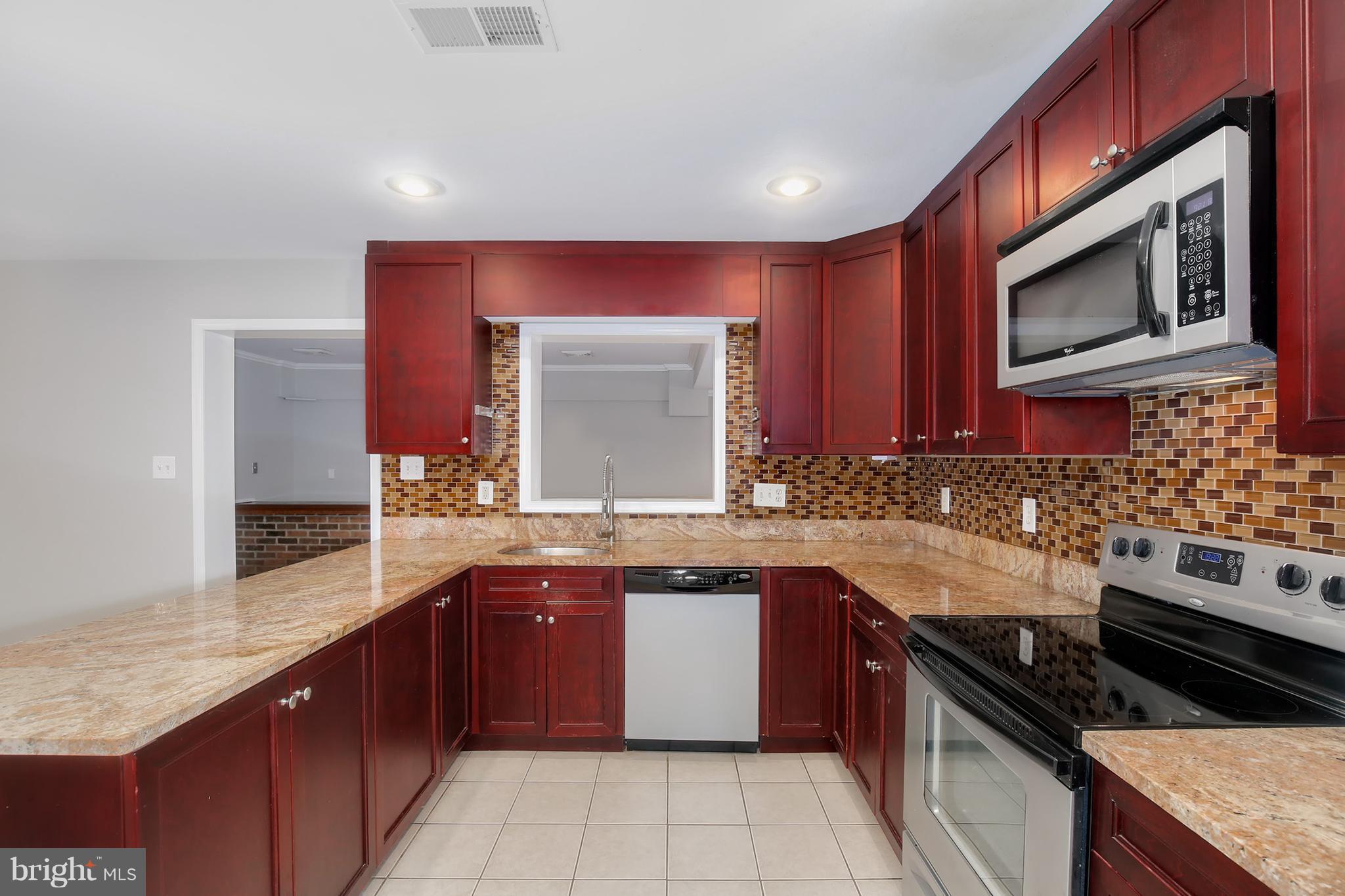 109 North Ithaca Road Sterling, VA 20164 - Photo 11 of 30 Kitchen
