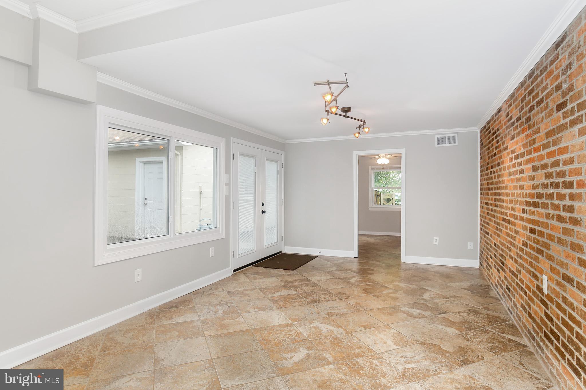 109 North Ithaca Road Sterling, VA 20164 - Photo 15 of 30 Family Room