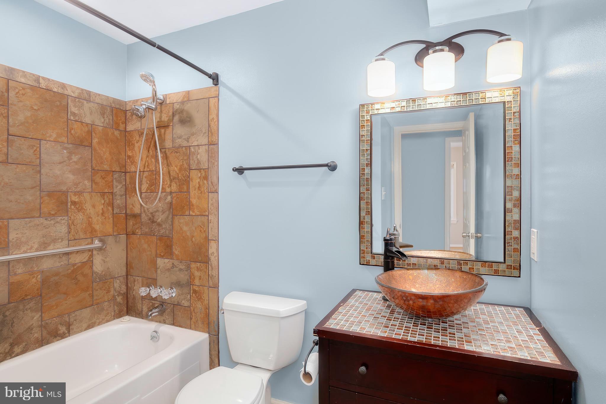 109 North Ithaca Road Sterling, VA 20164 - Photo 25 of 30 Bath