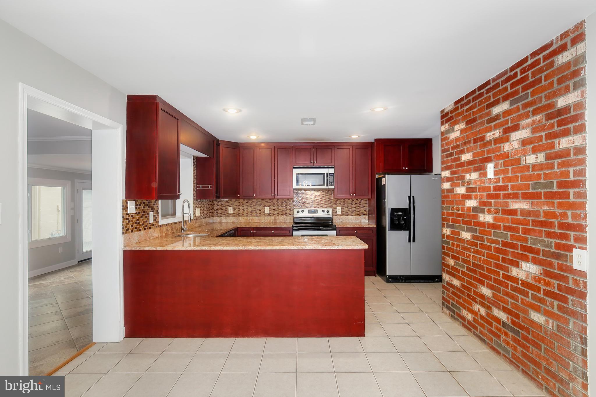 109 North Ithaca Road Sterling, VA 20164 - Photo 9 of 30 Kitchen