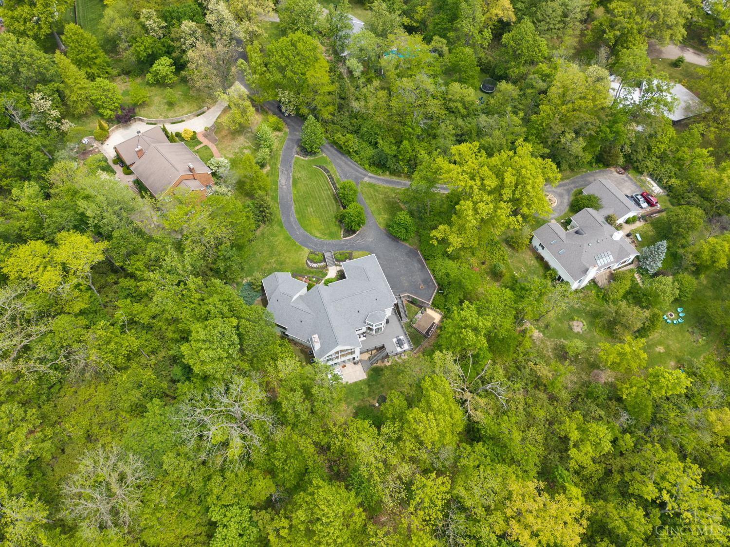 183 Congress Run Road Wyoming, OH 45215 - Photo 6 of 80