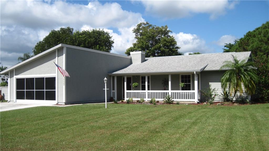 2915 Southeast Paramount Place Stuart, FL 34997 - Photo 1 of 28 Gallery Image 1