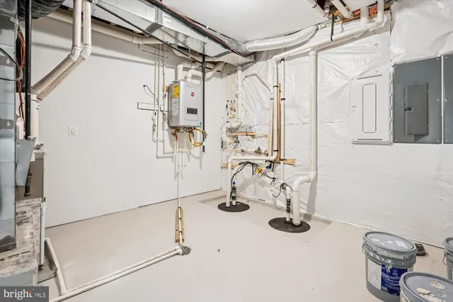 $2,395,000 | 6707 Hallwood Avenue, Falls Church, VA 22046