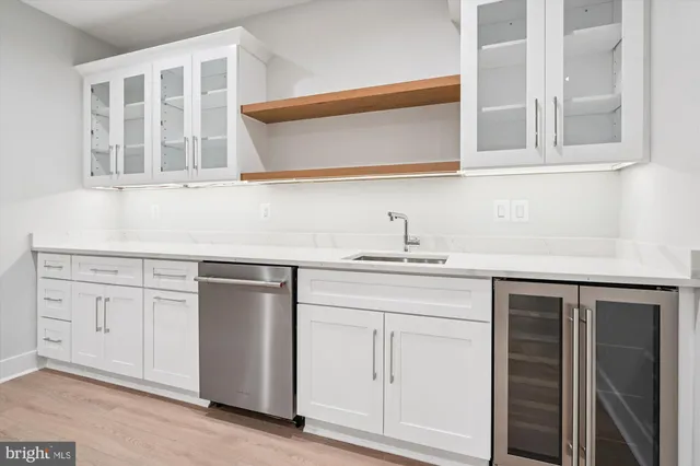 $2,395,000 | 6707 Hallwood Avenue, Falls Church, VA 22046