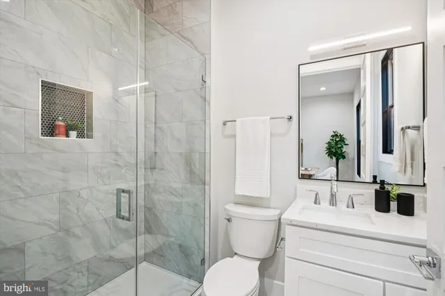 $2,395,000 | 6707 Hallwood Avenue, Falls Church, VA 22046