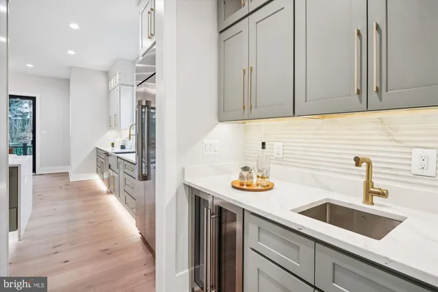 $2,395,000 | 6707 Hallwood Avenue, Falls Church, VA 22046