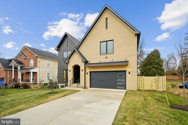 $2,395,000 | 6707 Hallwood Avenue, Falls Church, VA 22046