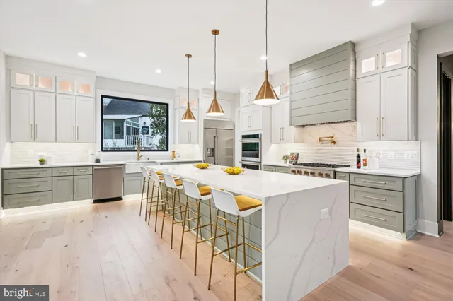 $2,395,000 | 6707 Hallwood Avenue, Falls Church, VA 22046