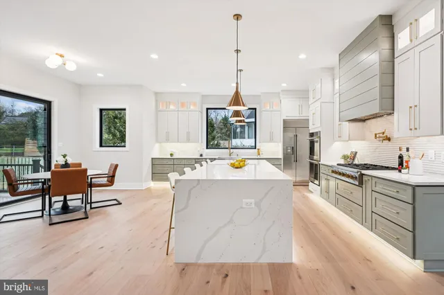 $2,395,000 | 6707 Hallwood Avenue, Falls Church, VA 22046