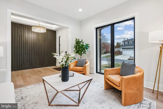 $2,395,000 | 6707 Hallwood Avenue, Falls Church, VA 22046