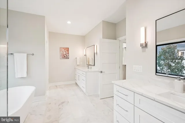 $2,395,000 | 6707 Hallwood Avenue, Falls Church, VA 22046