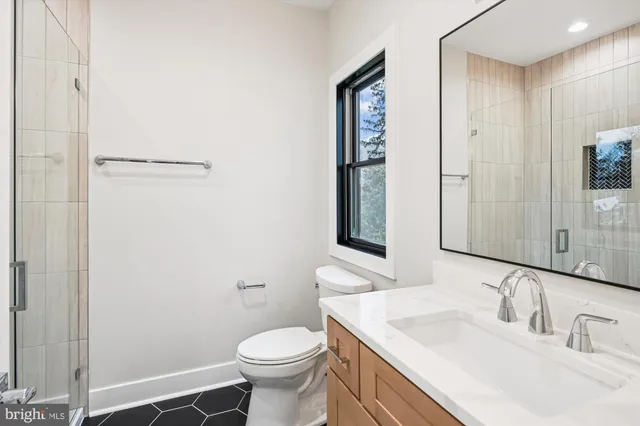 $2,395,000 | 6707 Hallwood Avenue, Falls Church, VA 22046