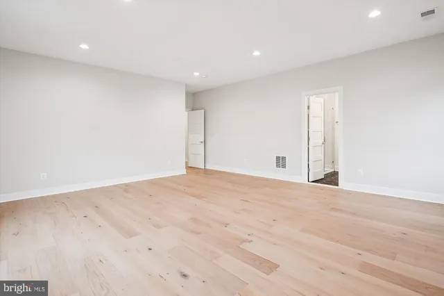 $2,395,000 | 6707 Hallwood Avenue, Falls Church, VA 22046