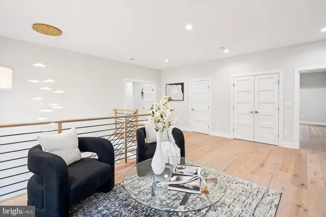 $2,395,000 | 6707 Hallwood Avenue, Falls Church, VA 22046