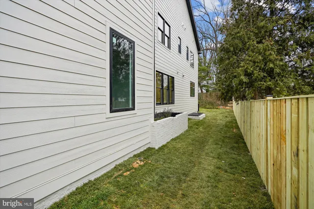 $2,395,000 | 6707 Hallwood Avenue, Falls Church, VA 22046