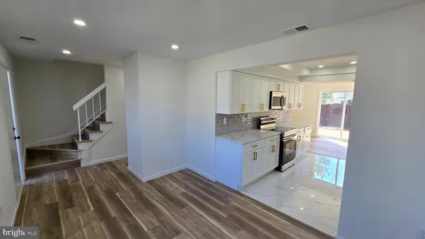 $465,000 | 126 Richland Circle, Sterling, VA 20164