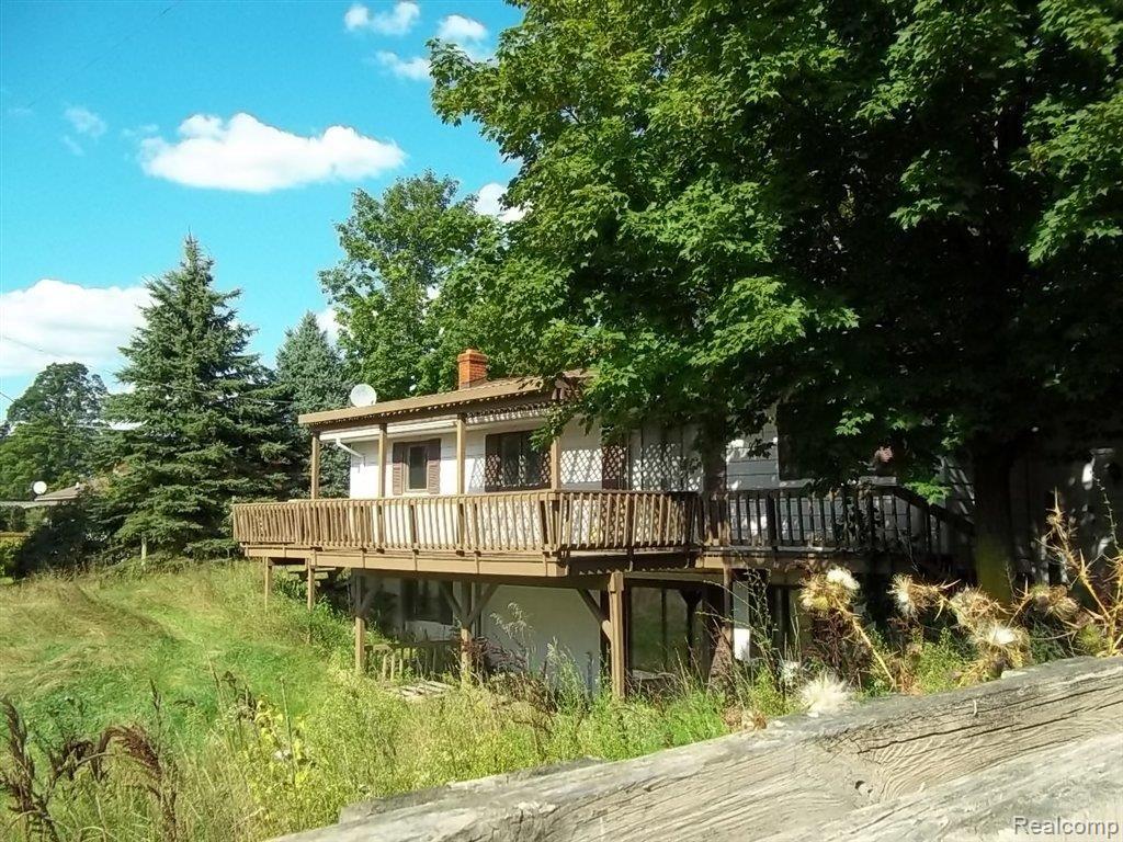 7136 Hinchey Road Pinckney, MI 48169 - Photo 13 of 16 Back.JPG