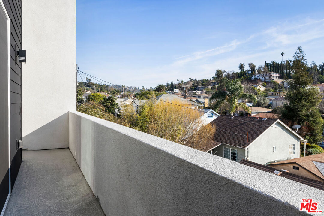 2499 West Shenyad Court Los Angeles, CA 90065 - Photo 15 of 17 a view of balcony with city