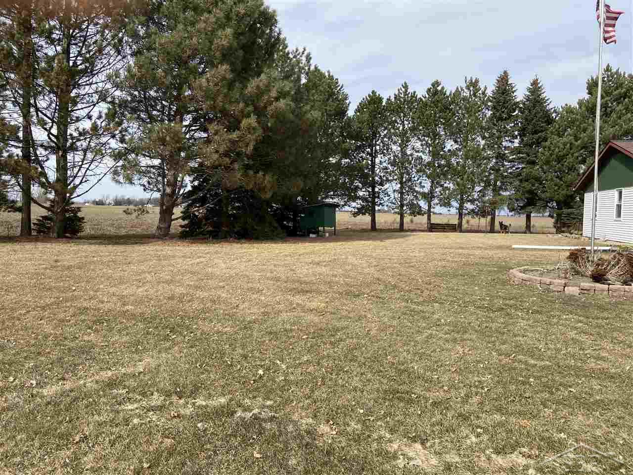 6577 Becker Road Saginaw, MI 48601 - Photo 2 of 30 Yard