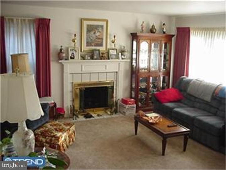 203 Lester Avenue Shillington, PA 19607 - Photo 3 of 7 Living Room