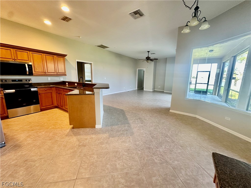 12469 Pebble Stone Court Fort Myers, FL 33913 - Photo 3 of 30