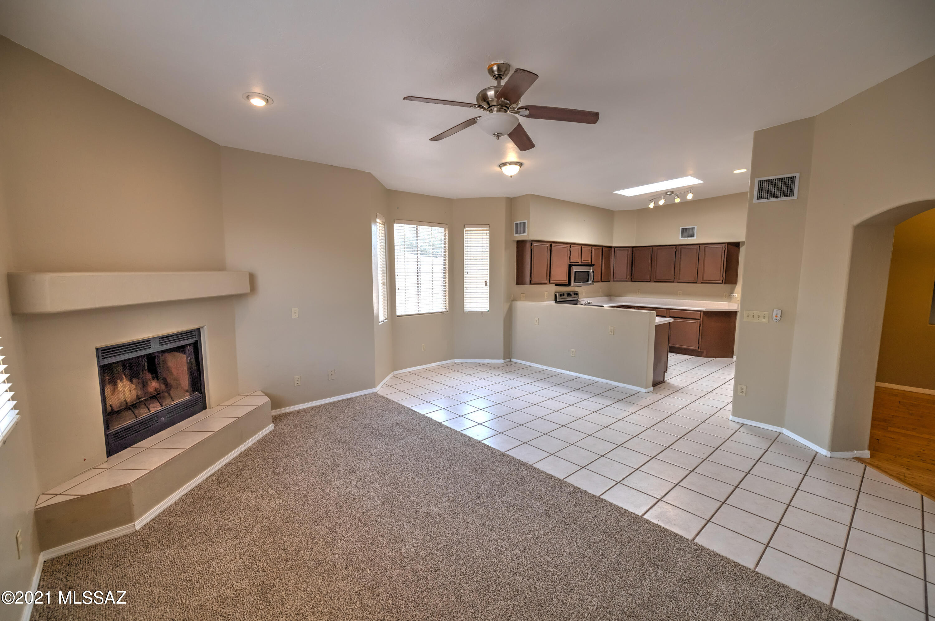 10196 North Inverrary Place Oro Valley, AZ 85737 - Photo 10 of 38