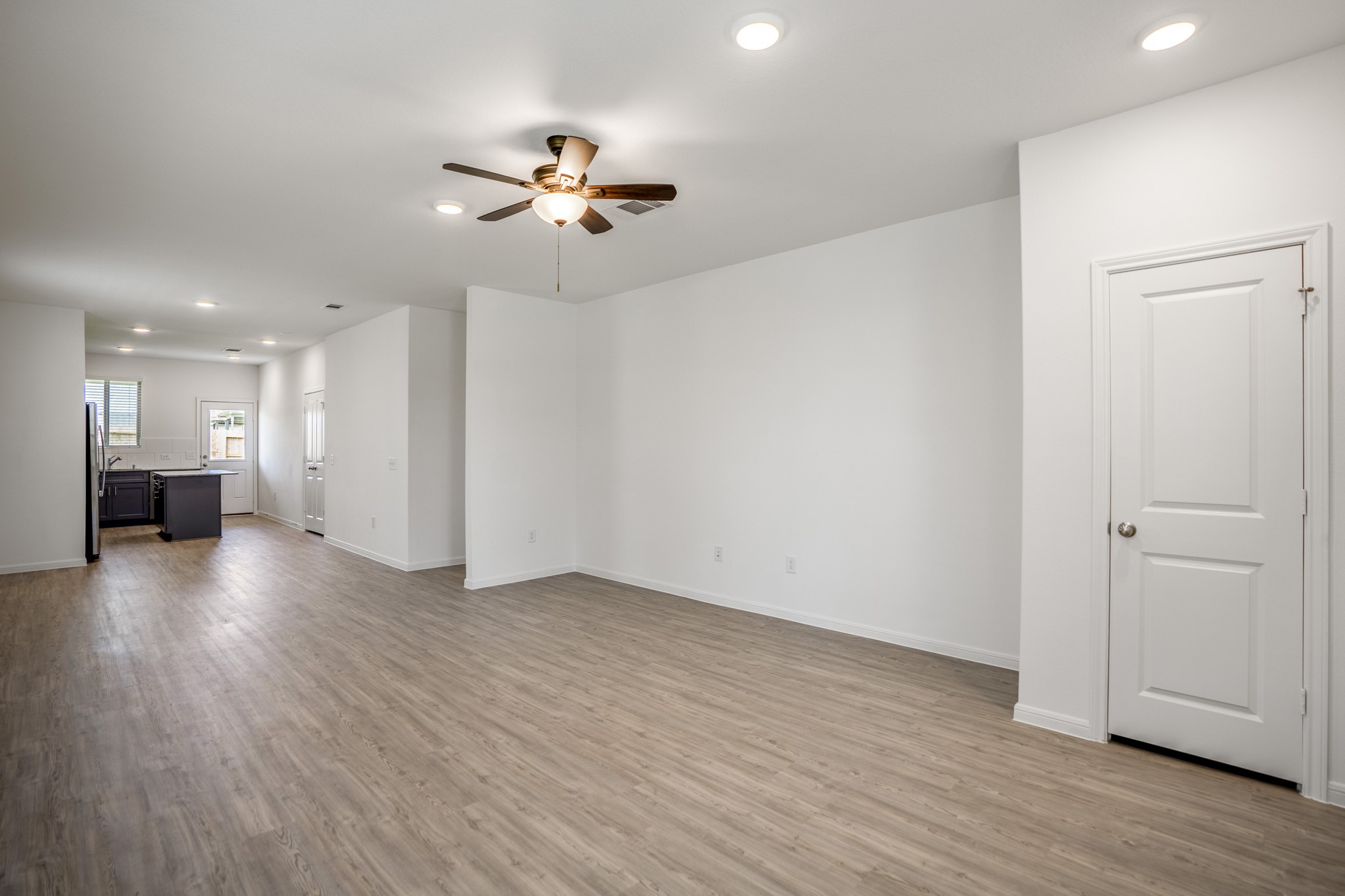 16915 Elm Grove Road Conroe, TX 77302 - Photo 3 of 23