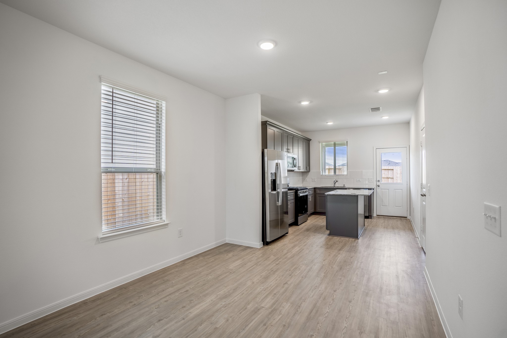 16915 Elm Grove Road Conroe, TX 77302 - Photo 5 of 23