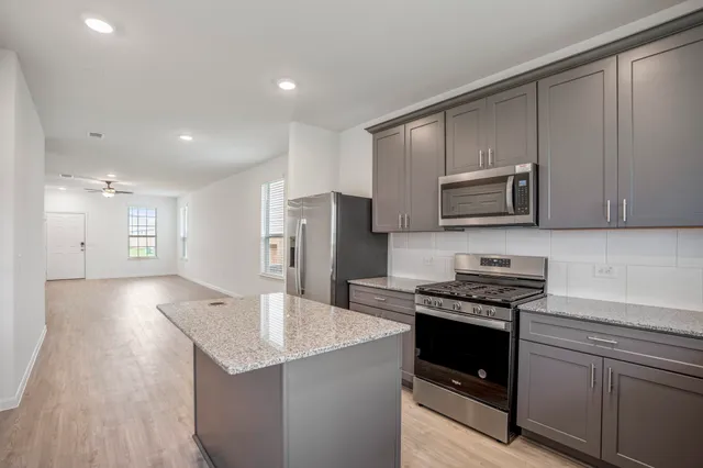 $2,100 | 16915 Elm Grove Road, Conroe, TX 77302