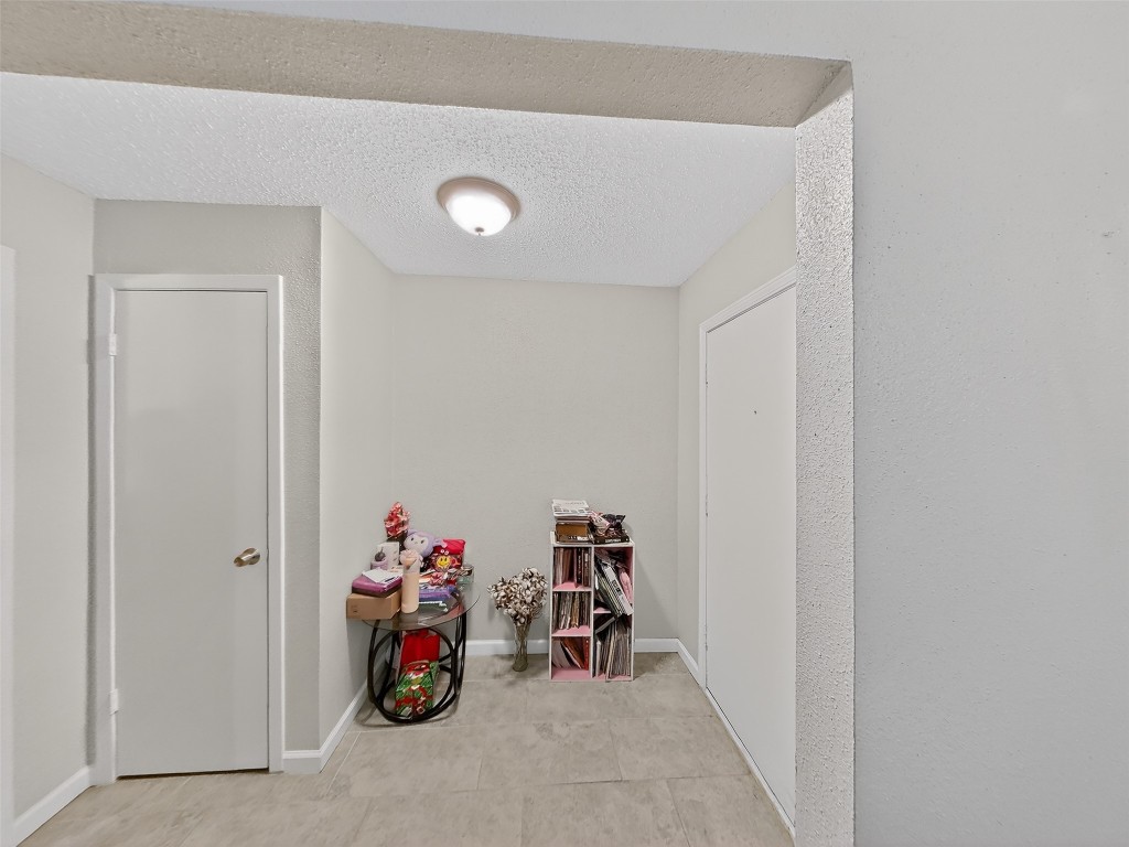 8101 Amelia Road, Unit 404 Houston, TX 77055 - Photo 6 of 39