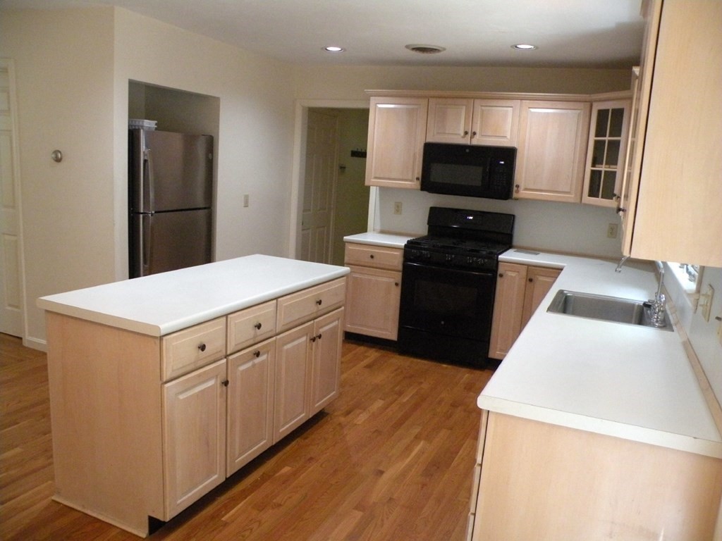 9 Windham Circle Canton, MA 02021 - Photo 5 of 27 Gallery Image 5
