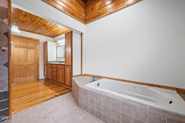 $420,000 | 25 McIntosh Drive, Carbondale, PA 18407