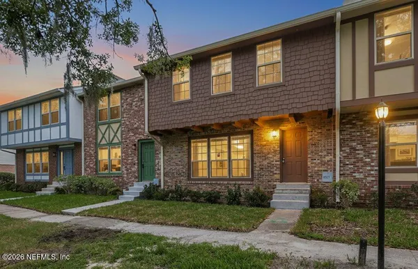 $329,900 | 8207 Kensington Square, Jacksonville, FL 32217